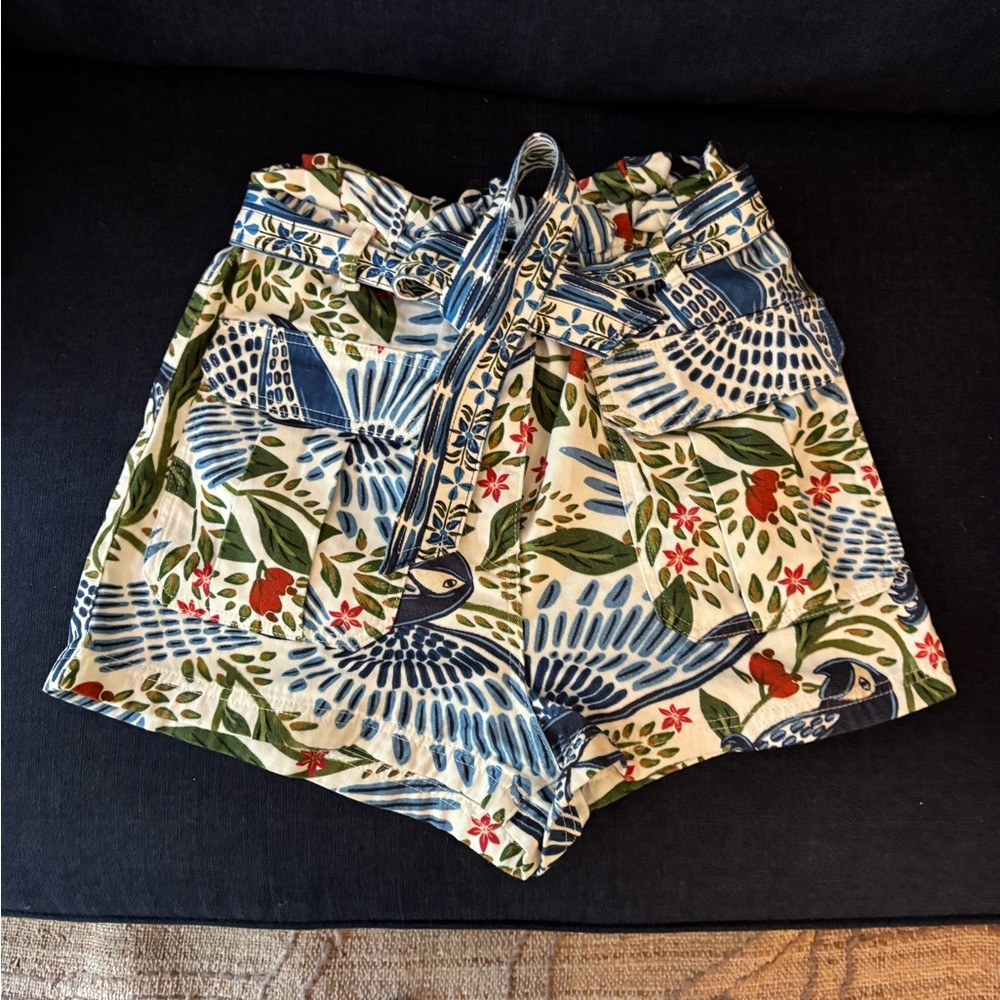 FARM RIO Tropical Macaw Flight Women’s Sz M Wide-leg Shorts Belted High Waisted